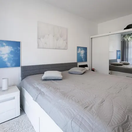 아파트 Red Bridge *