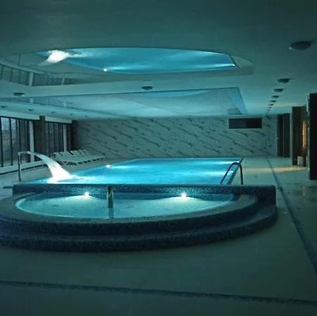 Red Bridge Apartmán *